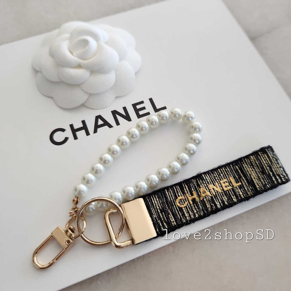 Chanel Charm Key Chain Key Ring Charm Holder Gold Black Keychain BRAND NEW - Picture 3 of 5